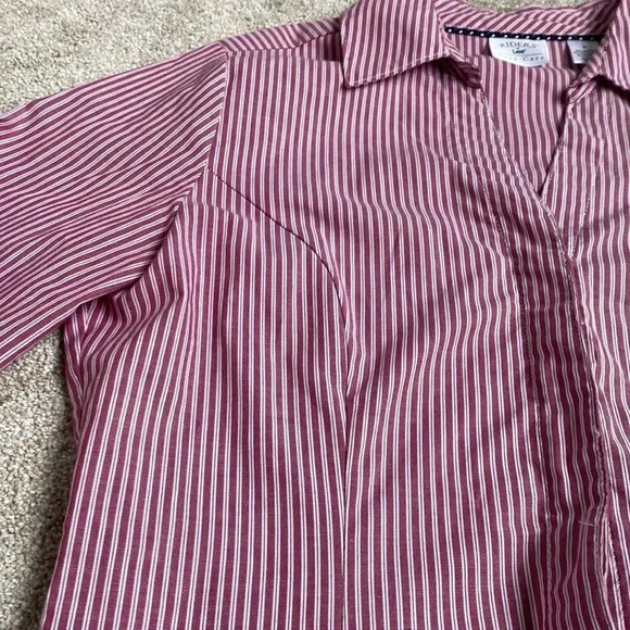 Riders by Lee Easy Care Pinstripe Pin Striped Button Down Blouse Red Pink Size S - Picture 9 of 12